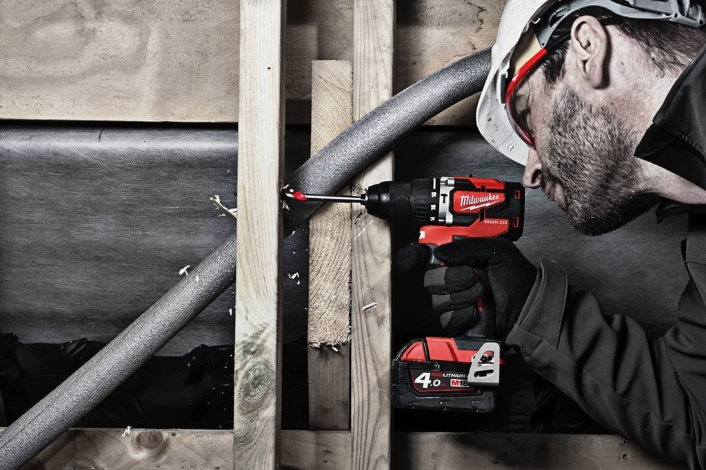 Mașină de găurit cu percuție, compactă cu motor fără perii Milwaukee M18 CBLPD-422C