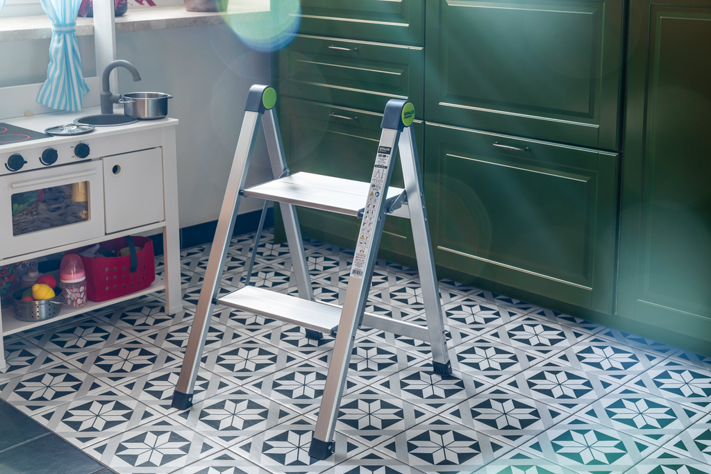 Scară pliabilă MINI SLIM STALCO PERFECT